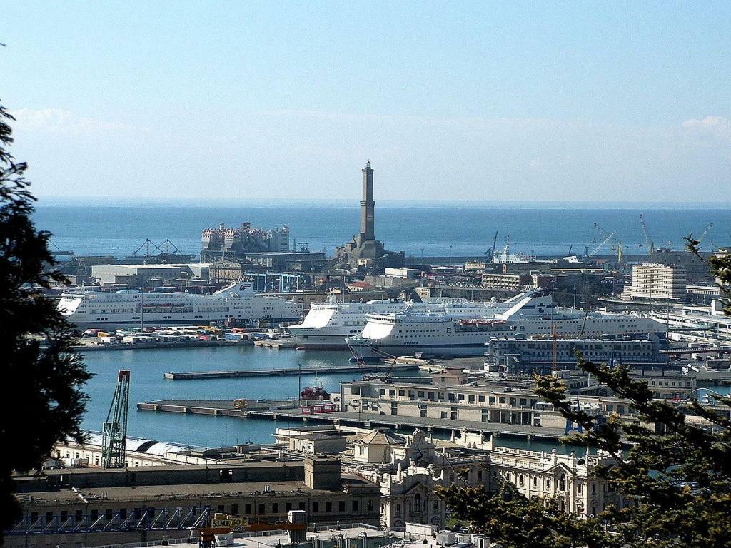 The Hostel In Genova Exteriör bild